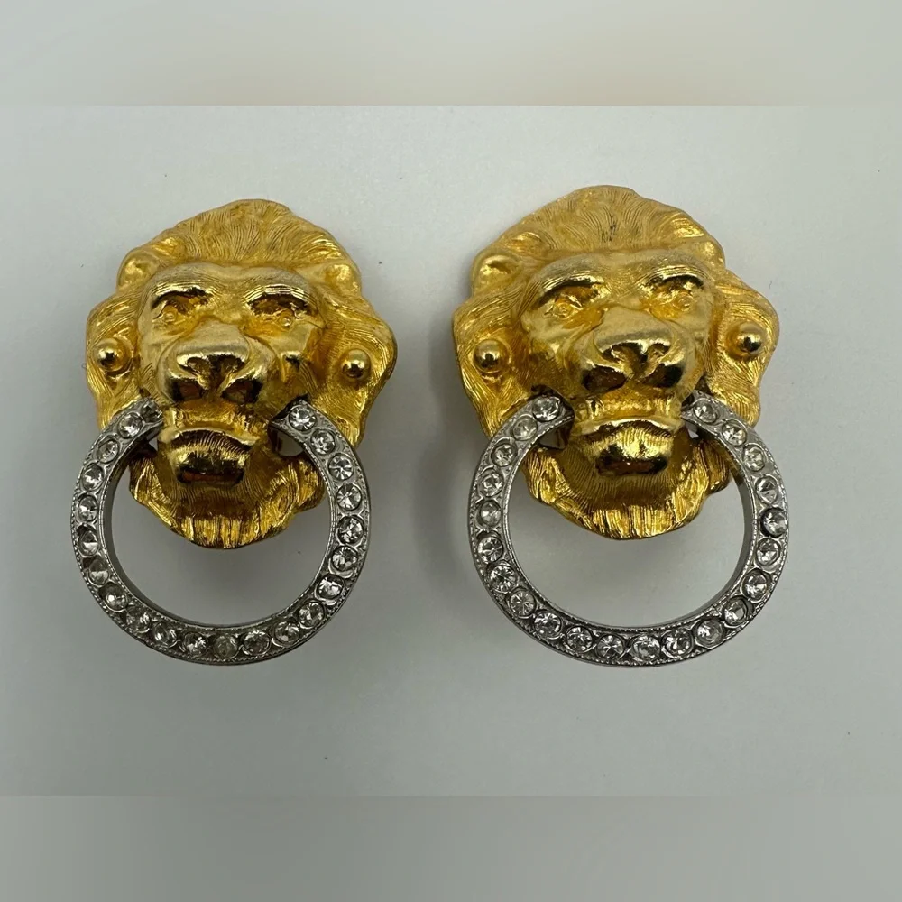 Vtg KJL Kenneth J Lane Lion Leo Door Knocker Clip Earrings Rhinestones Gold Tone - Picture 4 of 11